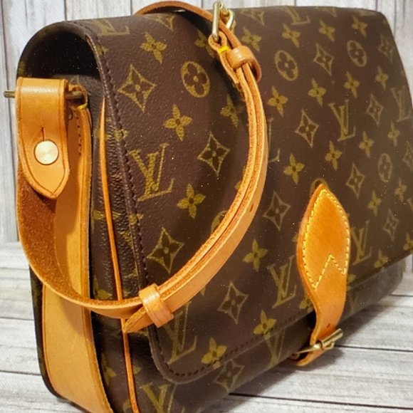 Louis Vuitton Cartouchiere 26 GM Crossbody - Picture 5 of 16